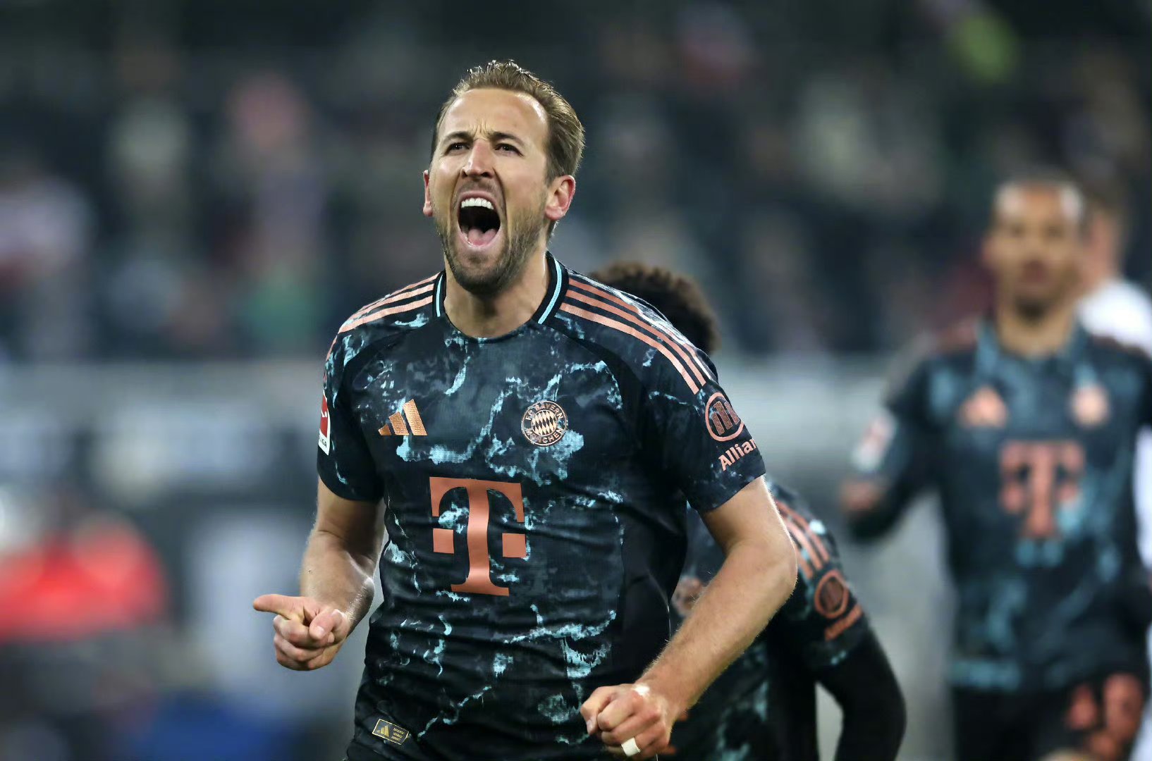 爱游戏体育 凯恩重要时刻出色防守，日本队带队取胜！再创辉煌时刻