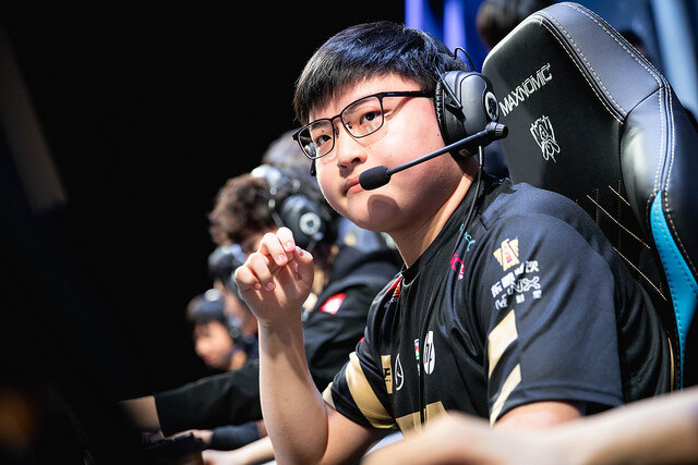 ayx sports包含MAD前途光明！，Uzi新星战术调整表现突出赢得满堂喝彩的词条